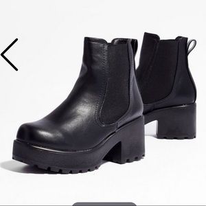 nasty gal black chelsea boot